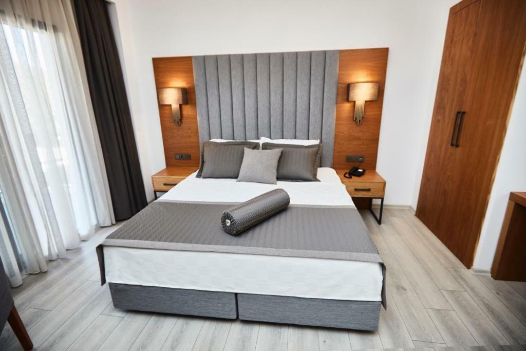 Ruwais Hotel Çeşme Extérieur photo
