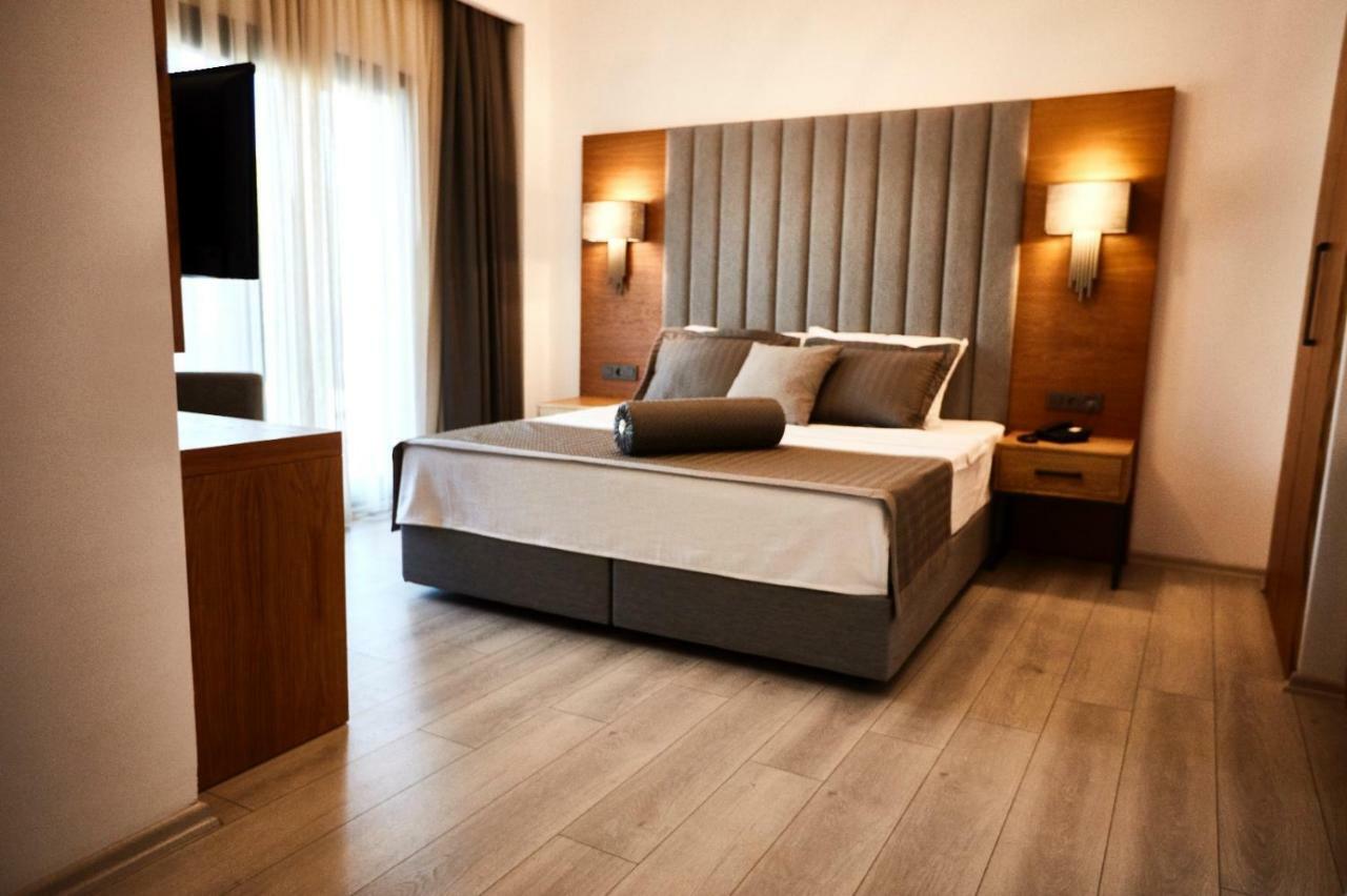 Ruwais Hotel Çeşme Extérieur photo