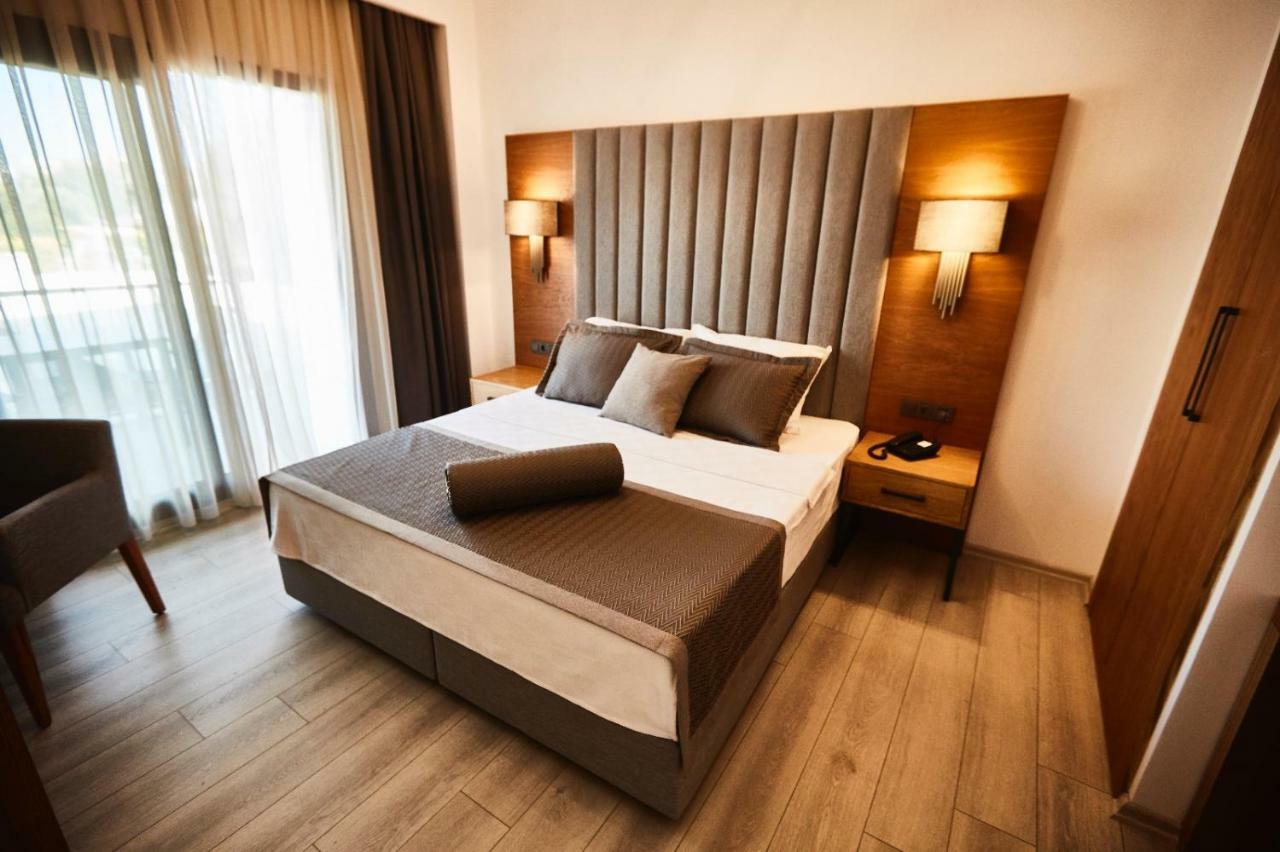 Ruwais Hotel Çeşme Extérieur photo