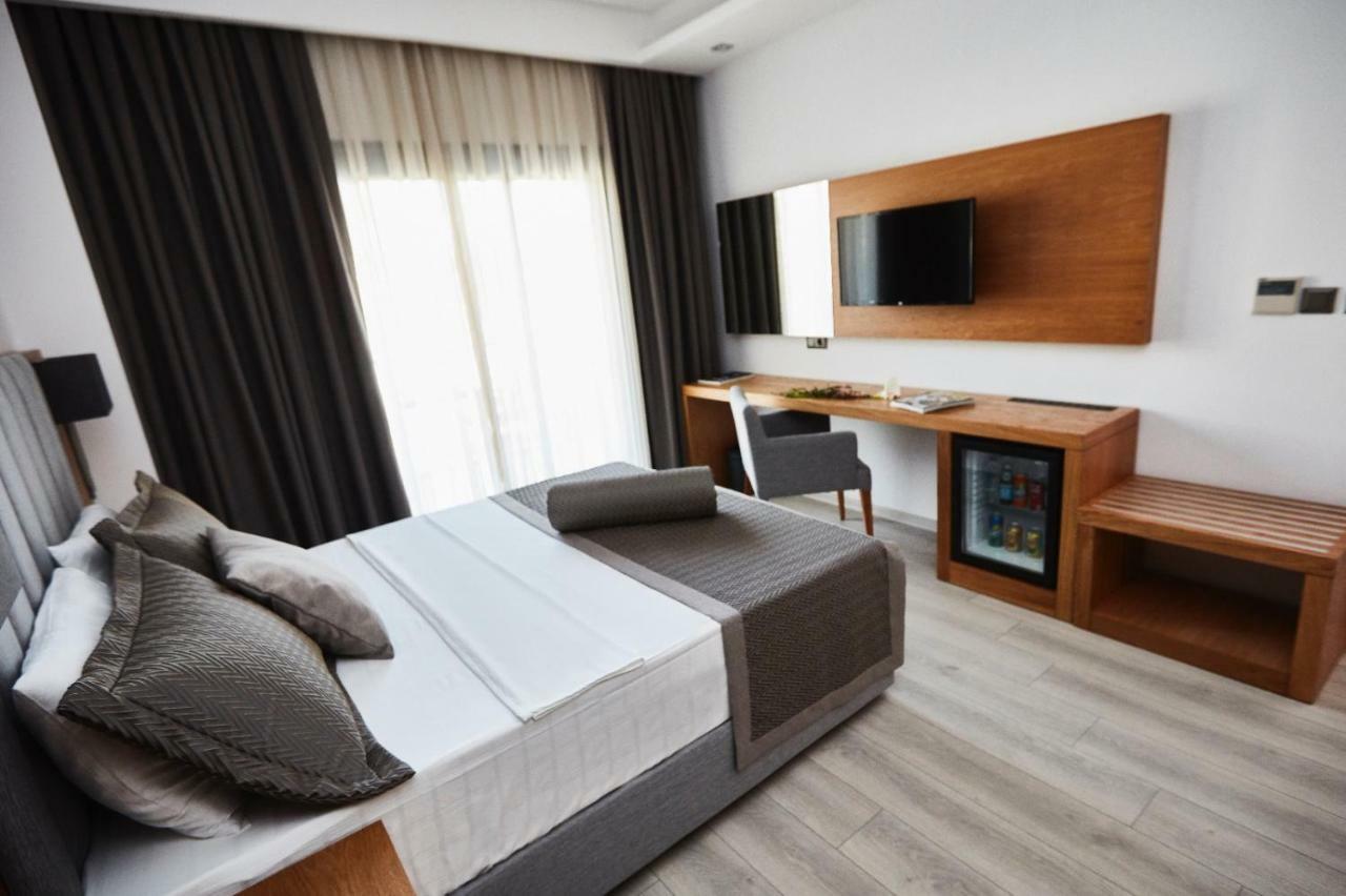 Ruwais Hotel Çeşme Extérieur photo