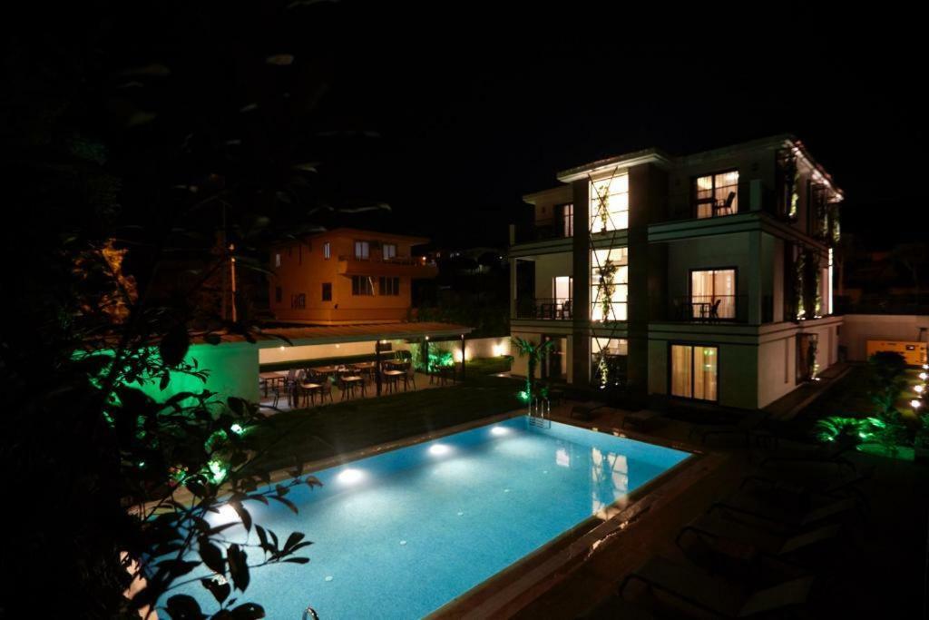 Ruwais Hotel Çeşme Extérieur photo