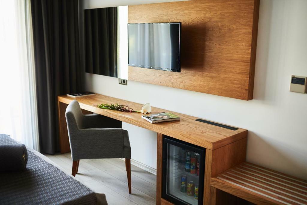 Ruwais Hotel Çeşme Extérieur photo
